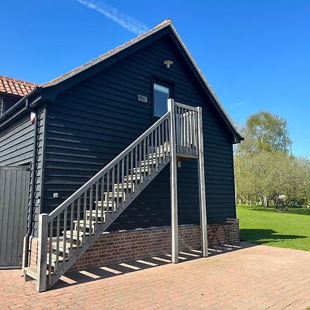 The Old Piggery, Cart Lodge In Newbourne Exterior photo